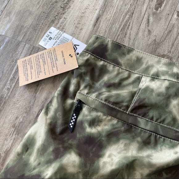 Vans Men's Voyage Trunk 2 18.5" Boardshorts (Green Pattern Camo/Tie Dye) - Picture 6 of 7